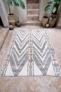 Large authentic vintage Marmoucha Moroccan rug white with black patterns